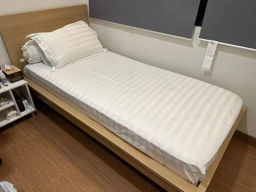 Kasur Uk 90, 1 set sama dipan. Kasur informa dan dipan ikea. Beli 2025