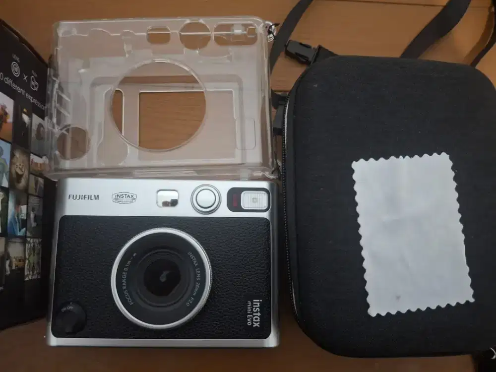 Kamera hybrid polaroid Instax Mini Evo