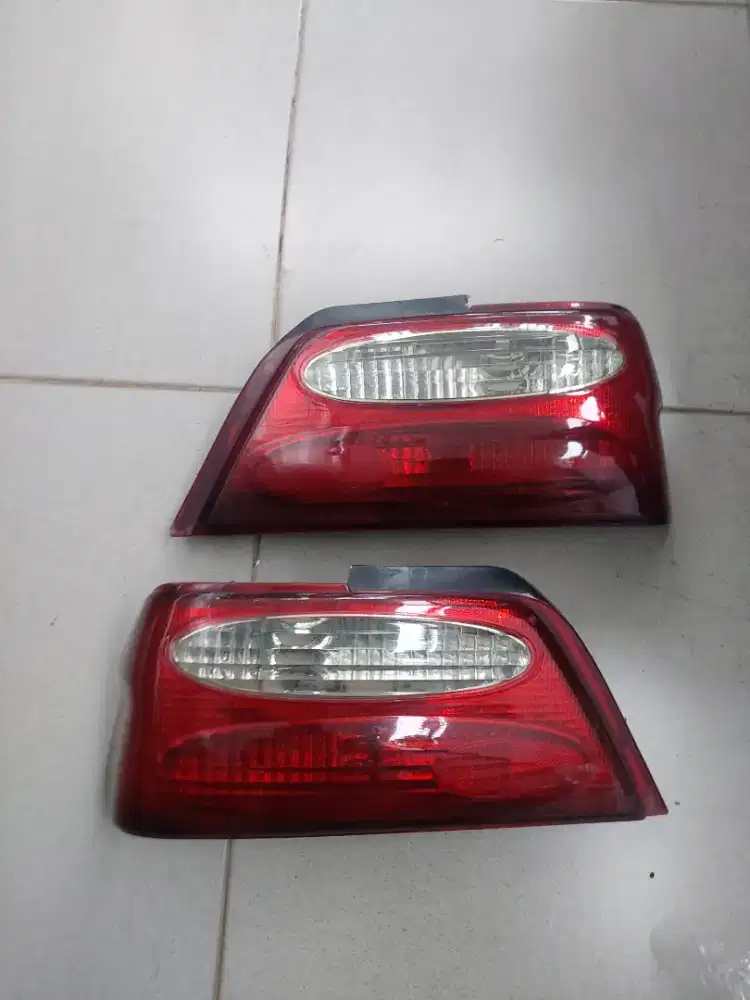 Lampu belakang Toyota Soluna