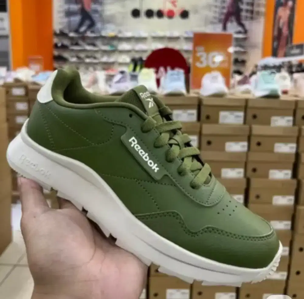 Sepatu Reebok run original size 40