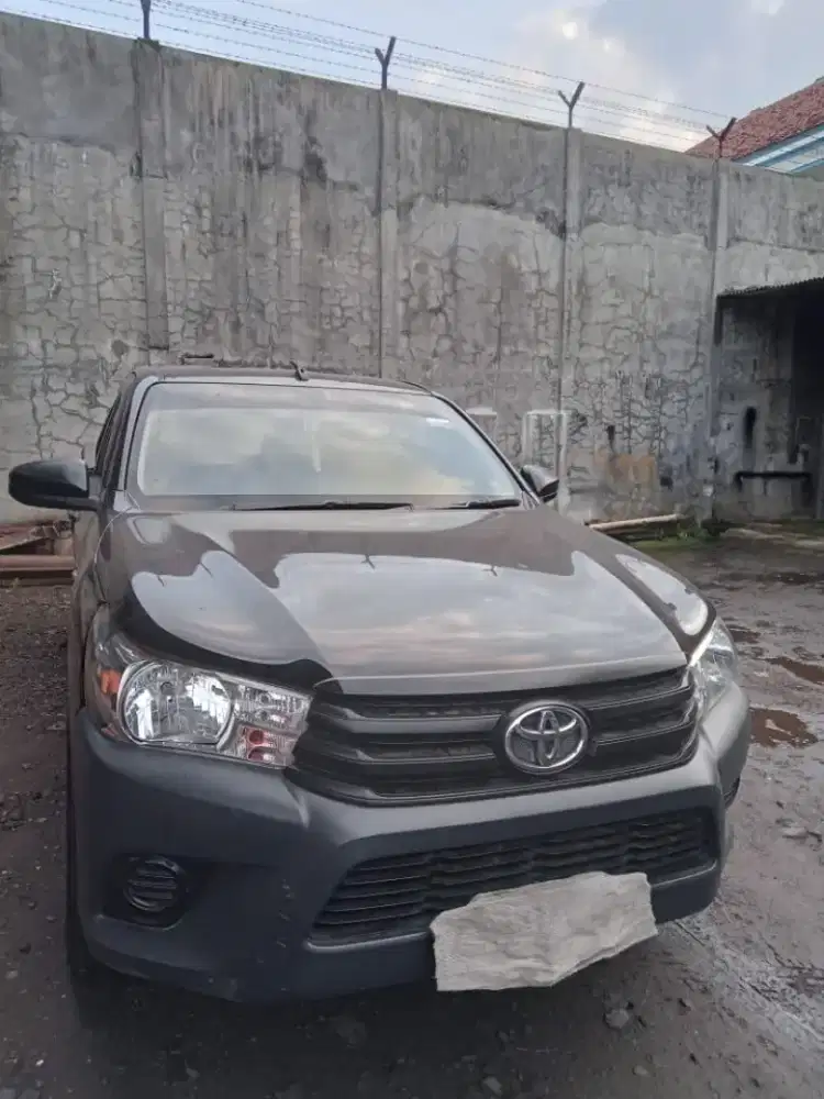 Toyota HILUX manual 2019