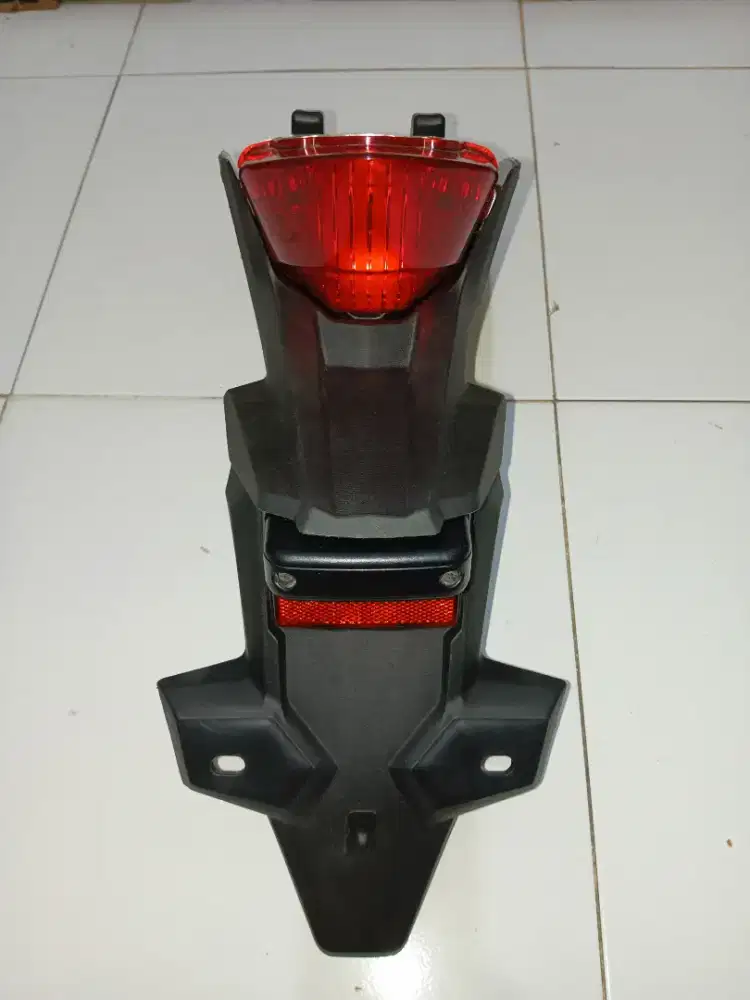 Sepakbor Belakang Lampu Stop Honda CRF CRF 150 Original copotan