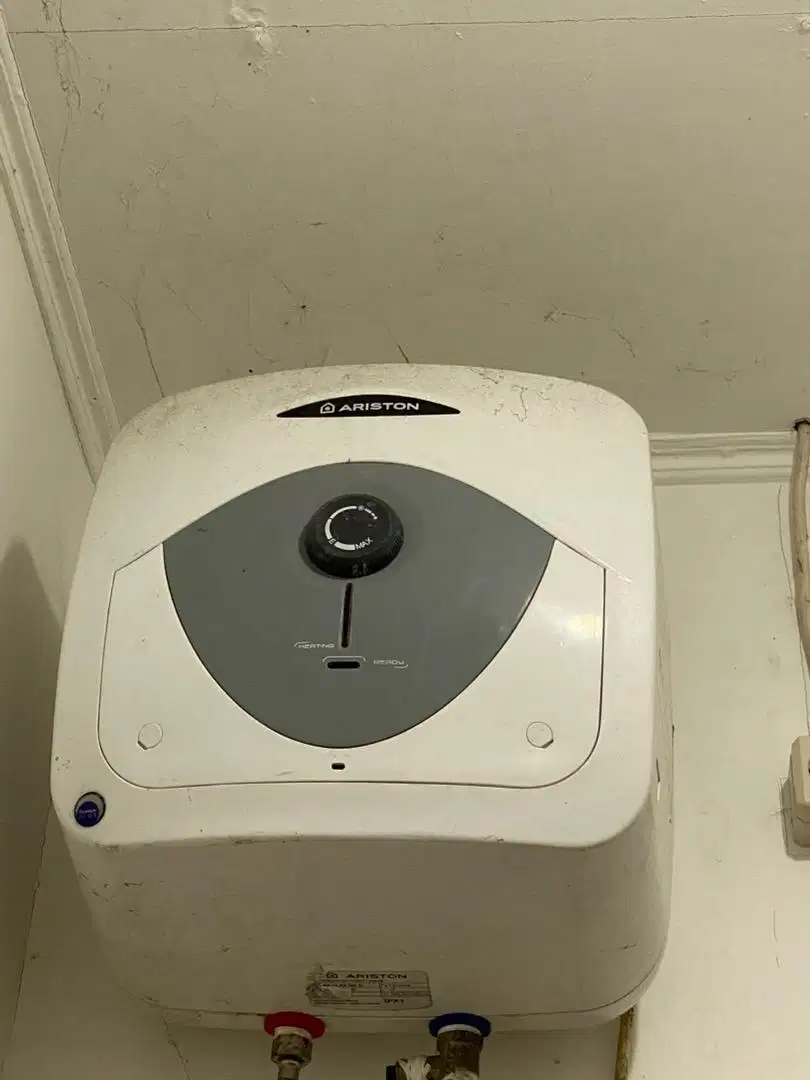 Water Heater - Ariston 15 L