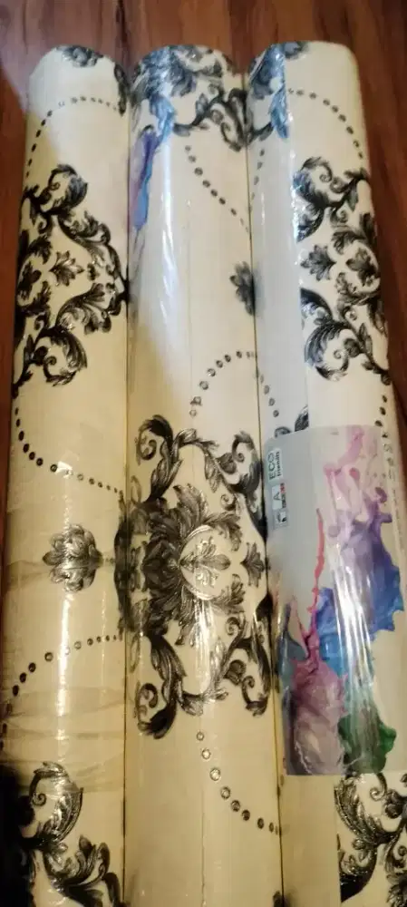 Wallpaper 3 rol sdah termasuk pasang