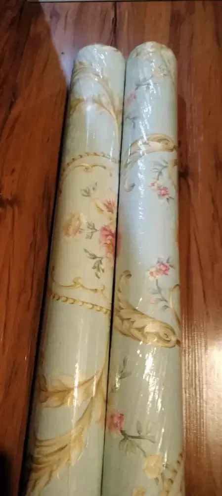 Wallpaper sdah termasuk pasang 2rol