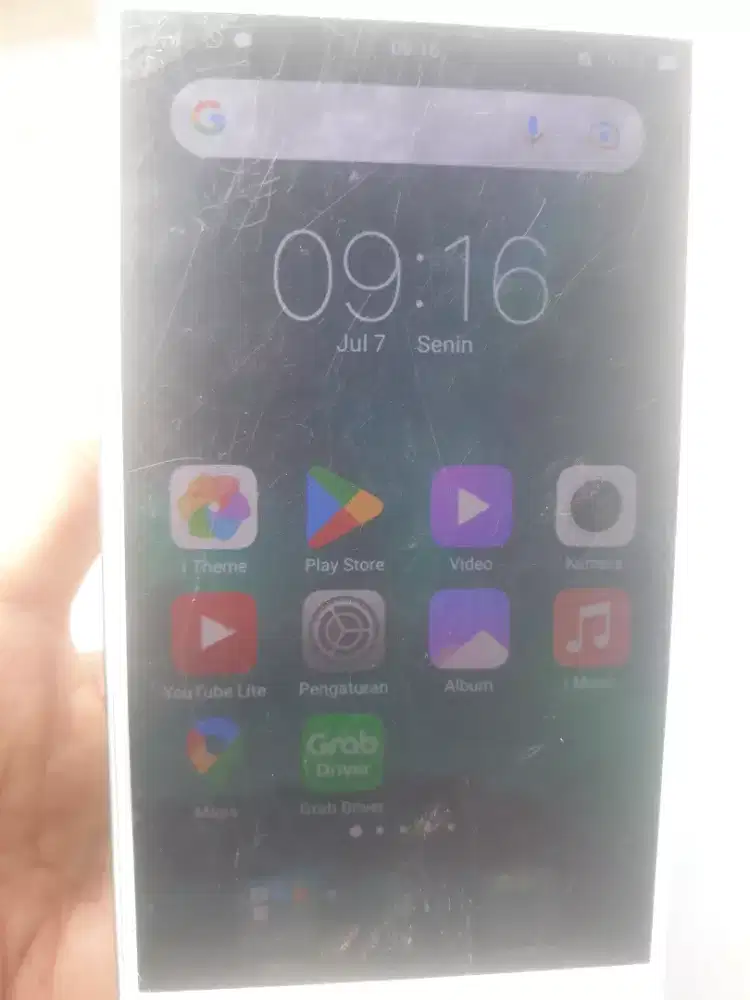 JUAL HP VIVO V5 LITE KONDISI MSH BGS Msh Bisa menyala.