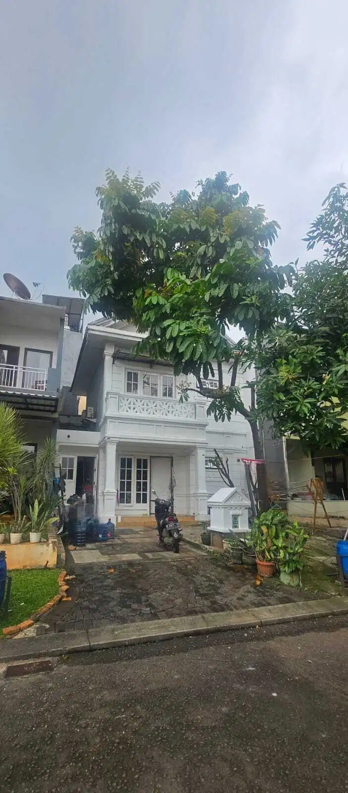 DIJUAL RUMAH KOTA WISATA CIBUBUR
