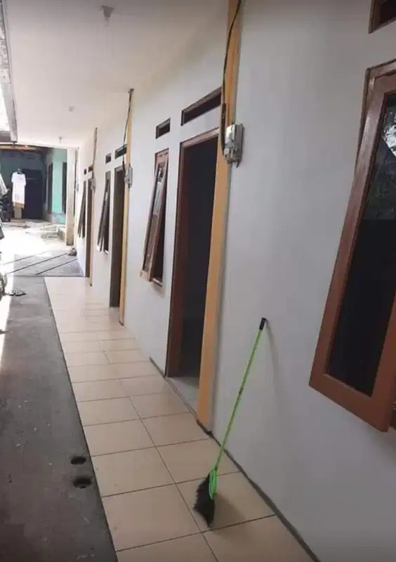 jual kontrakan 4 unit bersama ada tanah kosong