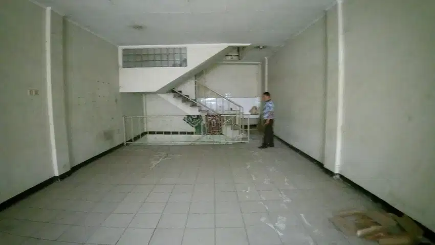 Disewa Ruko Kosambi Segitiga Mas Siap Pakai menghadap Jalan Utama