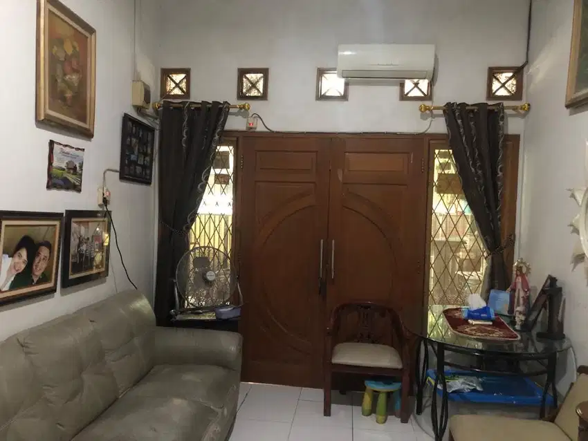 Harga Miring! Dijual Cepat Rumah 2 Lantai di Rawamangun