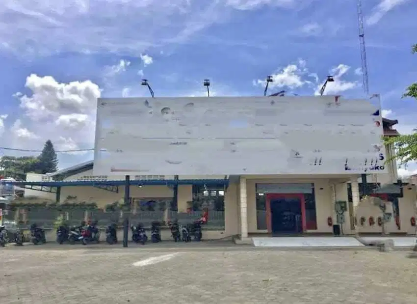 Disewakan gedung usaha di jln bantul