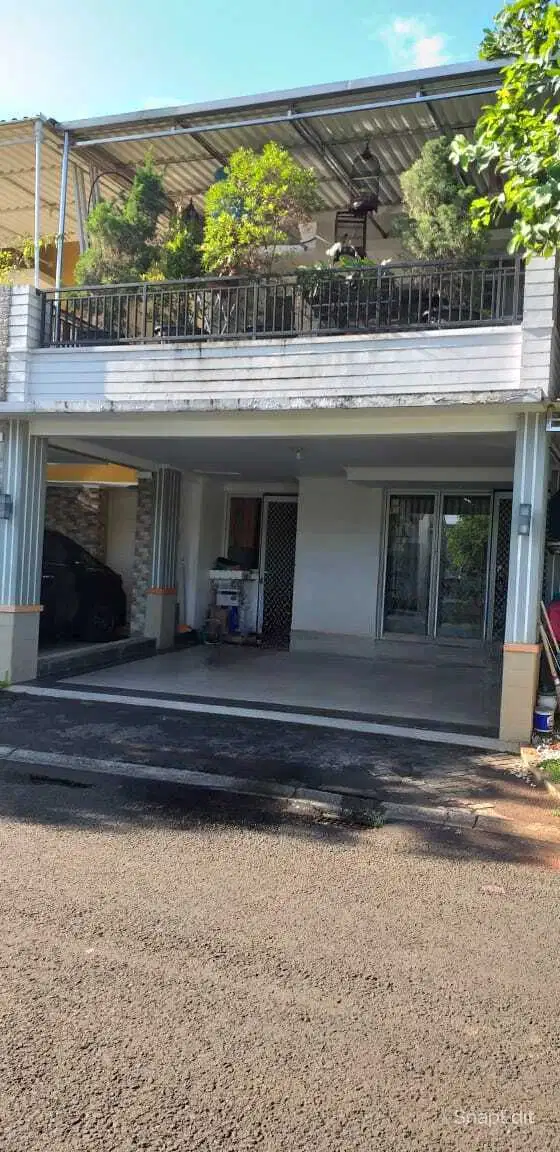 Rumah 2 lantai rapih siap huni full furnished bisa KPR Sevilla BSD