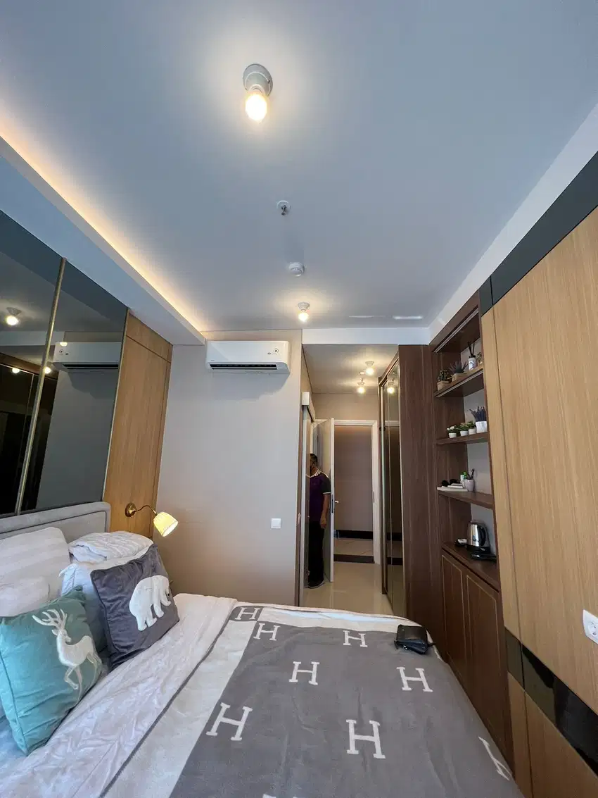 Disewakan Apartemen CW Vertu Full Furnished Mewah Mayjend