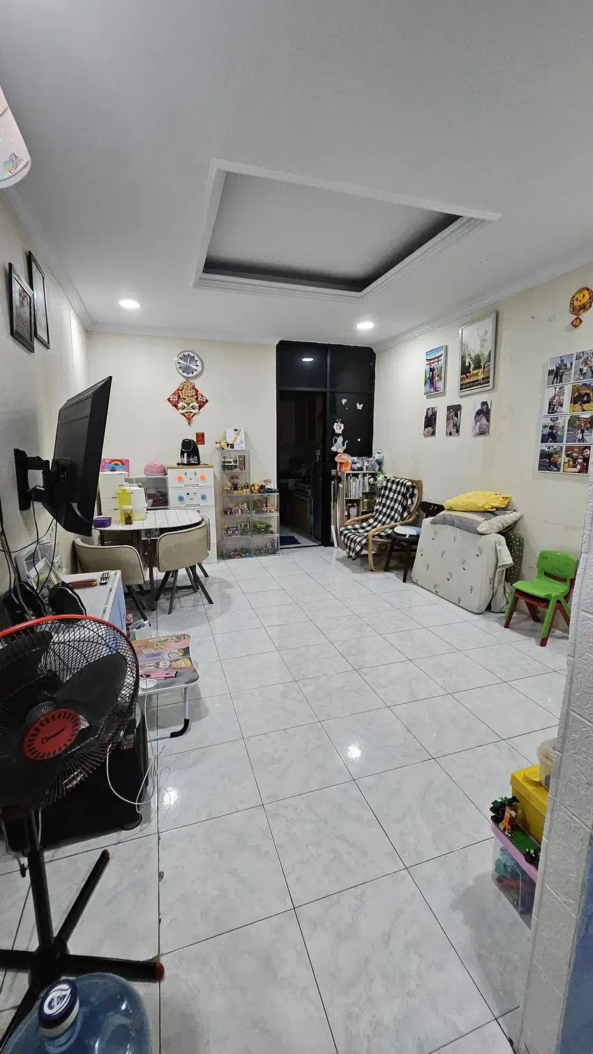 Dijual Rumah 2 Lantai siap Huni di Taman Palem lestari Jakarta Barat
