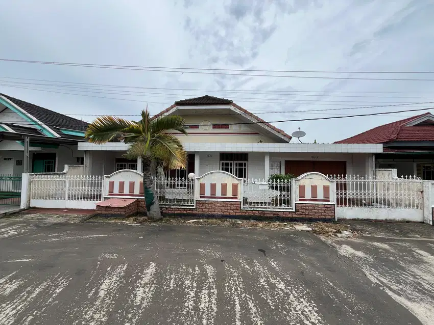 DIJUAL RUMAH LUAS BUKIT SEJAHTERA POLIGON PALEMBANG – Siap Huni