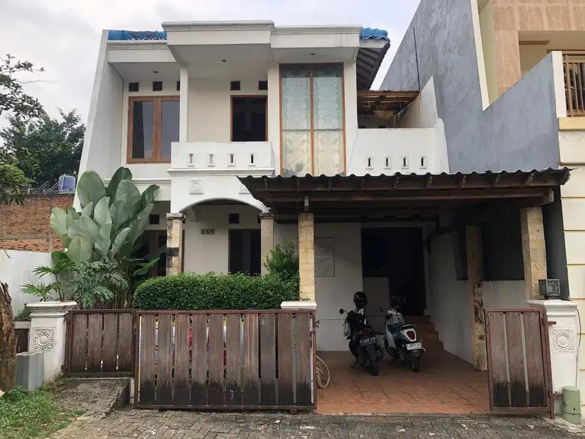 DISEWAKAN RUMAH 2 LANTAI DI MODERNHILL PONDOK CABE
