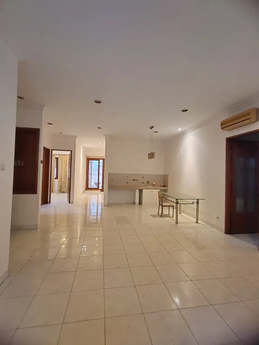 Disewakan Rumah Sunter luas 13 x 20 cocok Tinggal atau Usaha