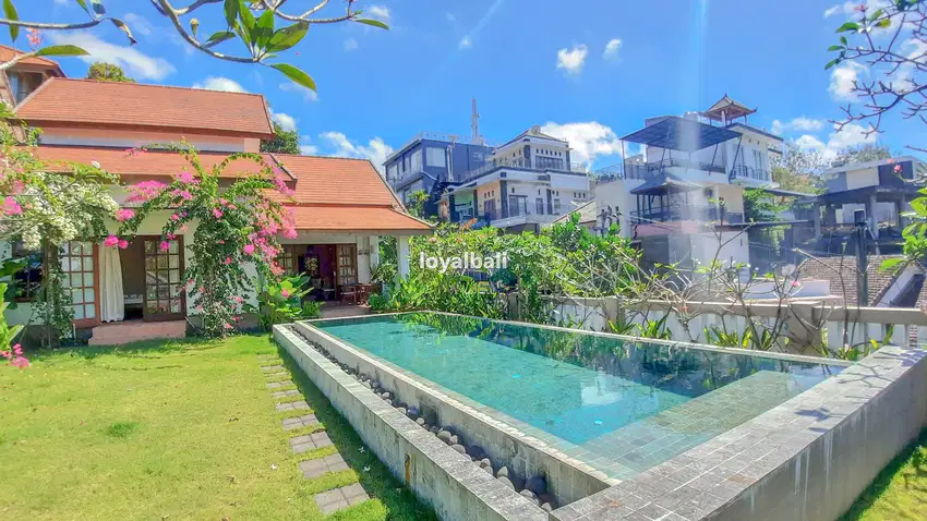Vila Klasik yang Menakjubkan di Benoa, Bali