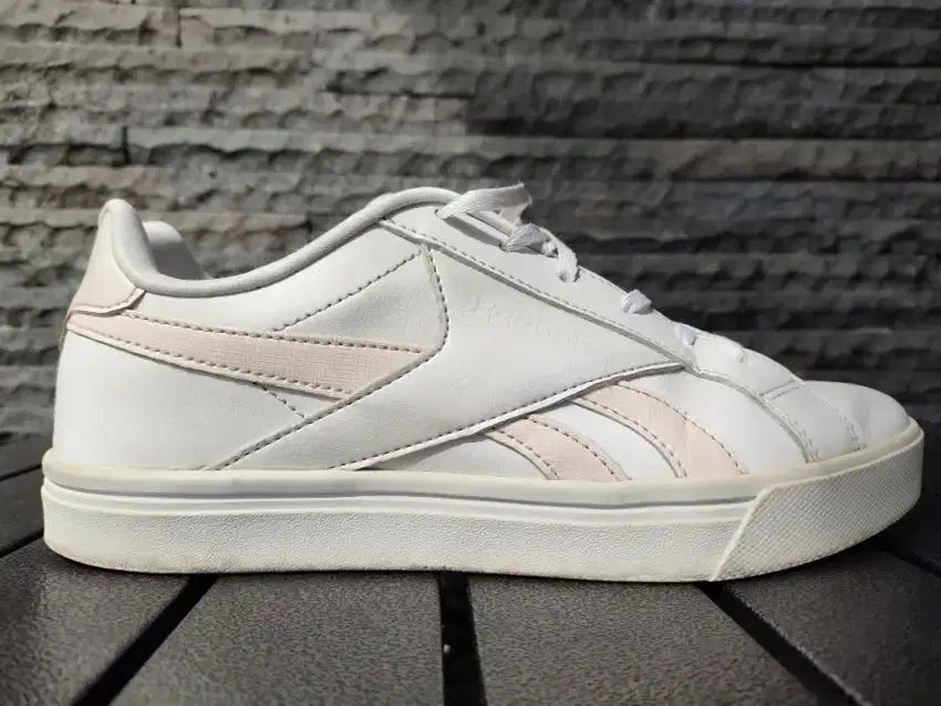 Preloved Sepatu Reebok Ori Putih Mulus