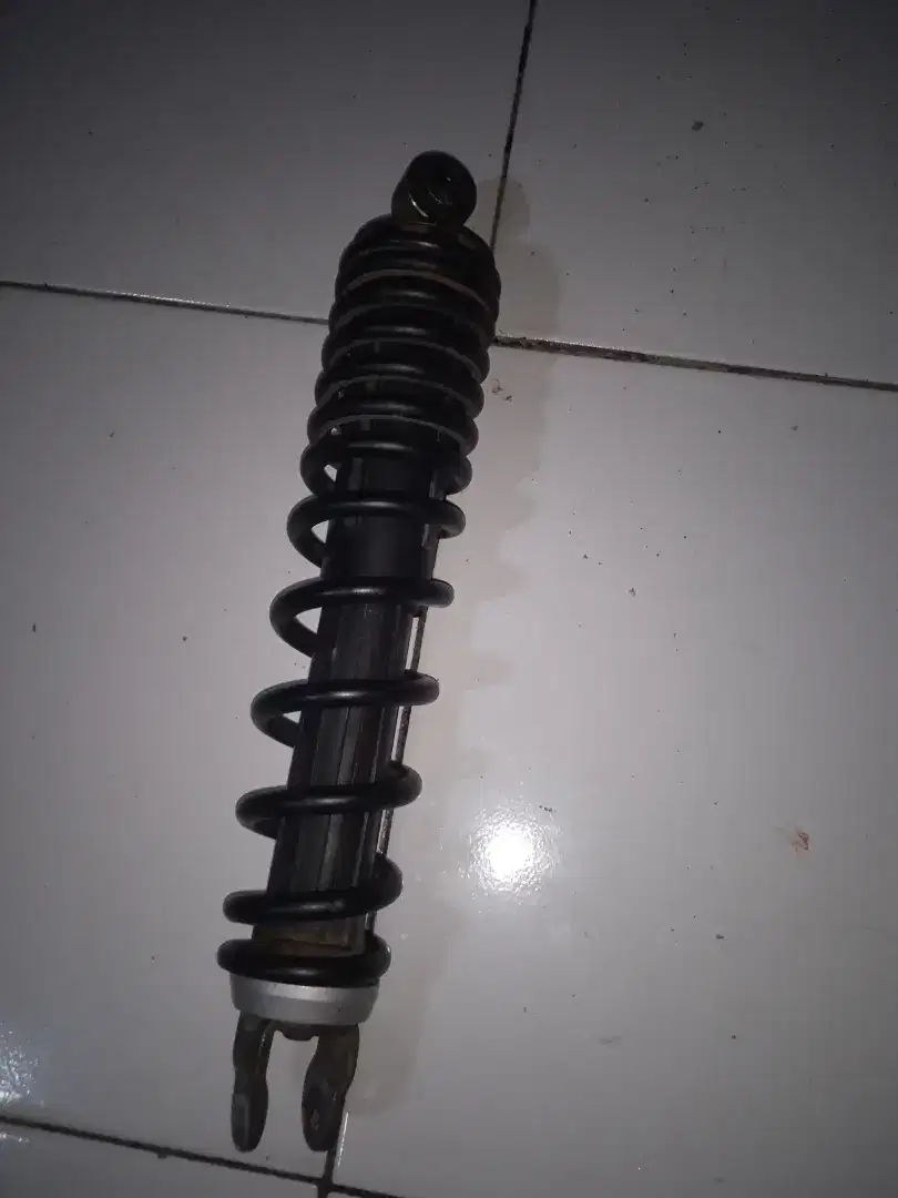 Jual sok breker Honda biet Vario.  ios