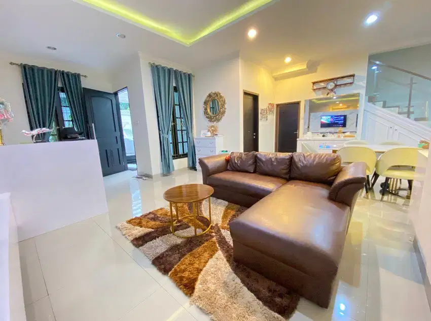 Rumah cantik dlm cluster dengan kolam renang di Lebak Bulus