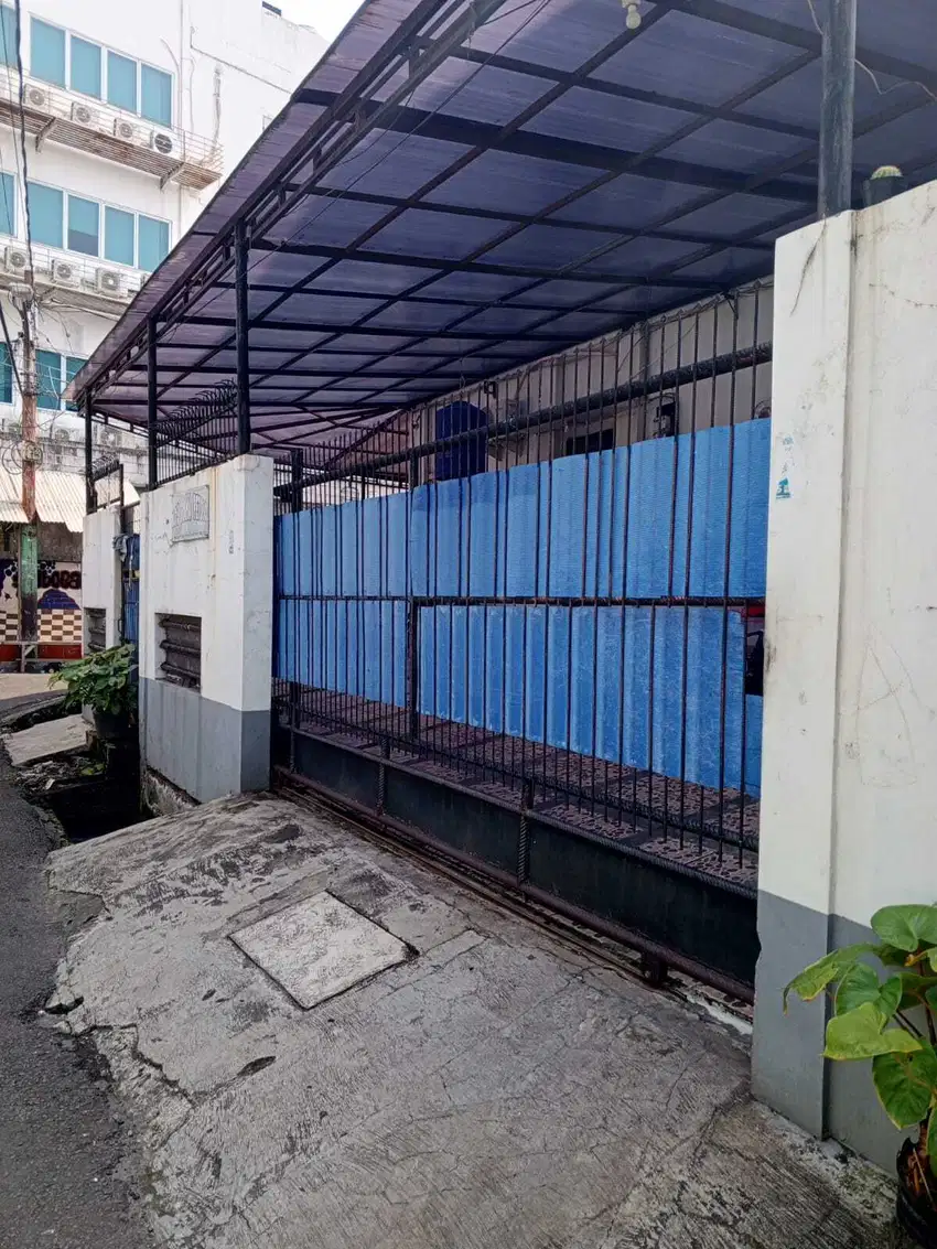 Kos Eksklusif 3 Lantai di Petojo – Lokasi Strategis & Operasional