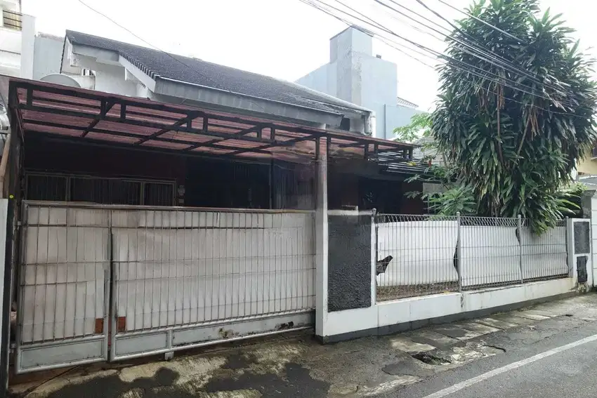Dijual rumah kebayoran baru jakarta selatan siap huni asri strategis