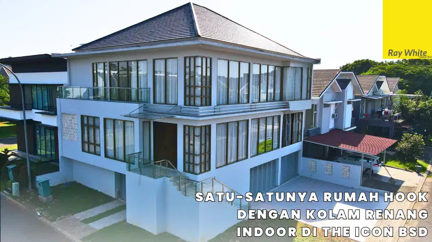 Jarang ada   Rumah 3 lantai dengan Kolam Renang Indoor DI The Icon BSD