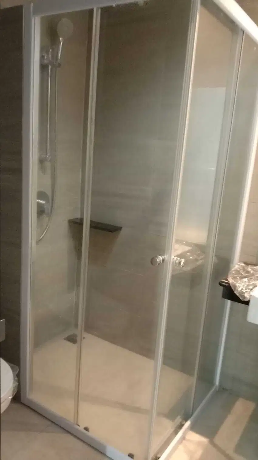 DISEWAKAN Rumah FURNISH 2lt PIK2 uk 4.5x10 hrg 50jt/thn LIMITED UNIT