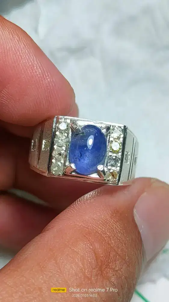 Cincin Berlian Permata Blue Sapphire Srilanka Tabur Berlian Mess Eropa