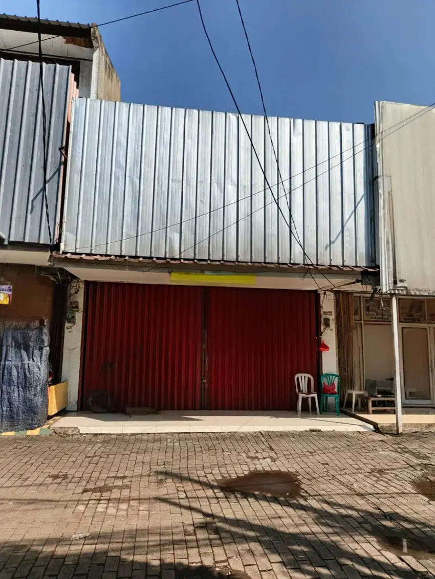 Disewakan ruko 2 lantai di jalan utama Taman Galaxy, Bekasi