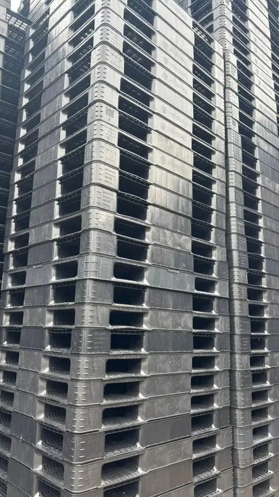 Palet plastik bekas