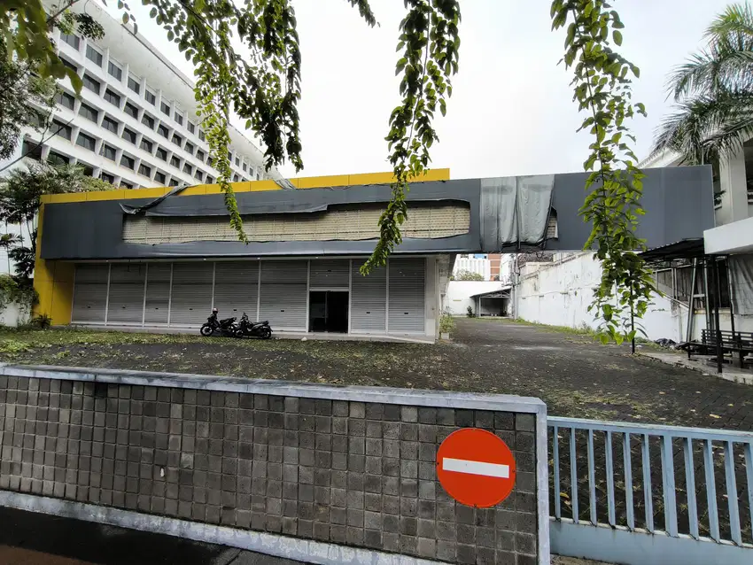 Ruang Usaha Bagus Luas di Panglima Sudirman Cocok Untuk Usaha