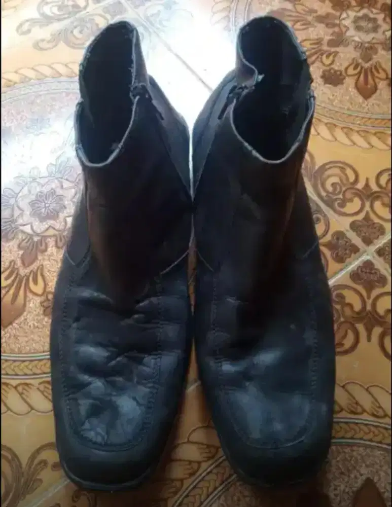 Sepatu Pantofel Pria Hitam