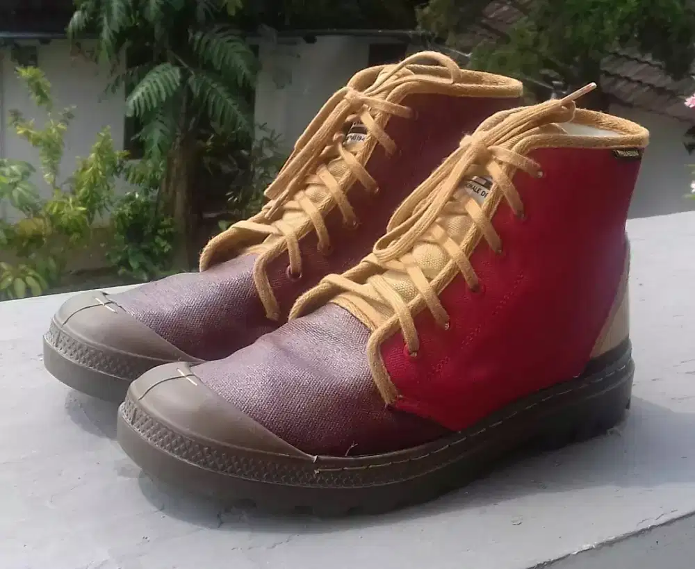 Sepatu boot PALLADIUM