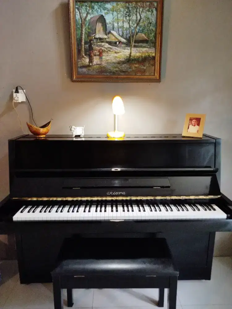 Piano FLORA  buatan JEPANG
