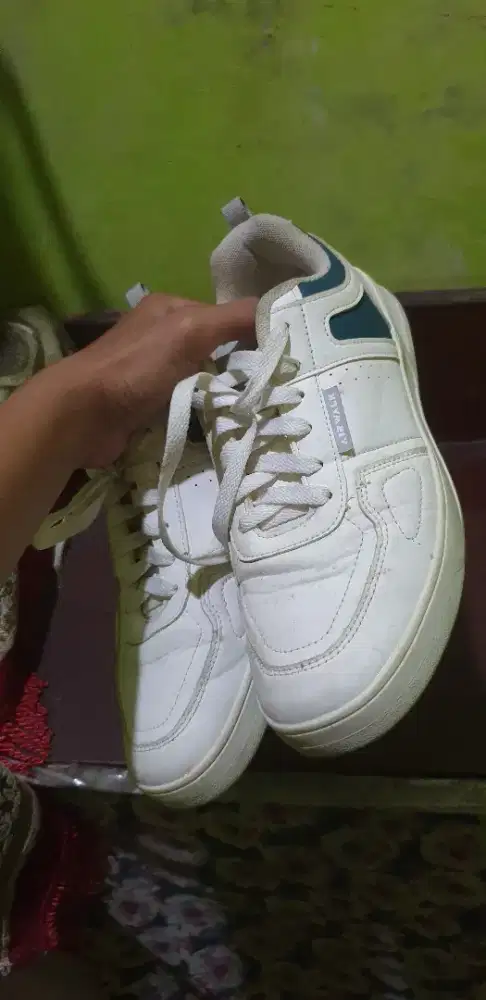 Sepatu airwalk putih