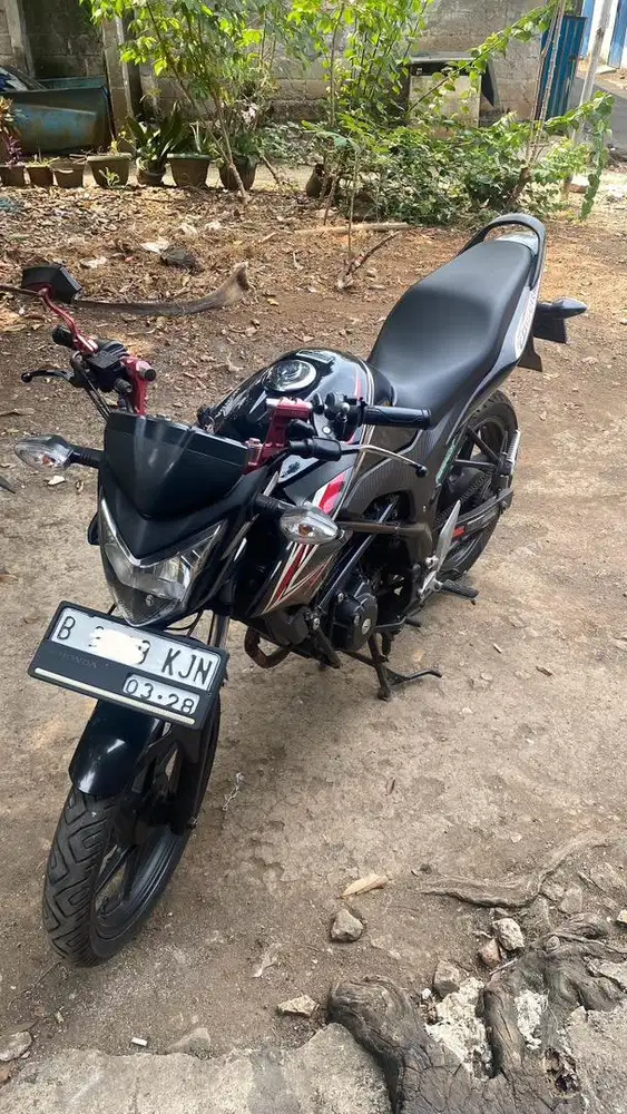 Honda CB 150r Mulus