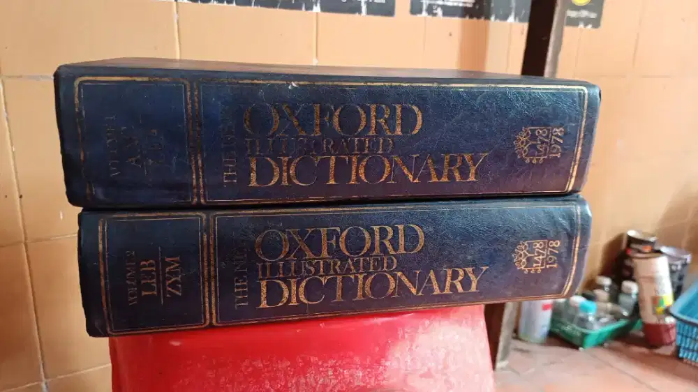 Buku OXFORD ILLUSTRATED DICTIONARY 1978 VOLUME 1 DAN 2