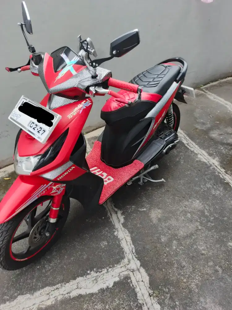 Beat karbu spesial( motor kesayangan) PLAT H