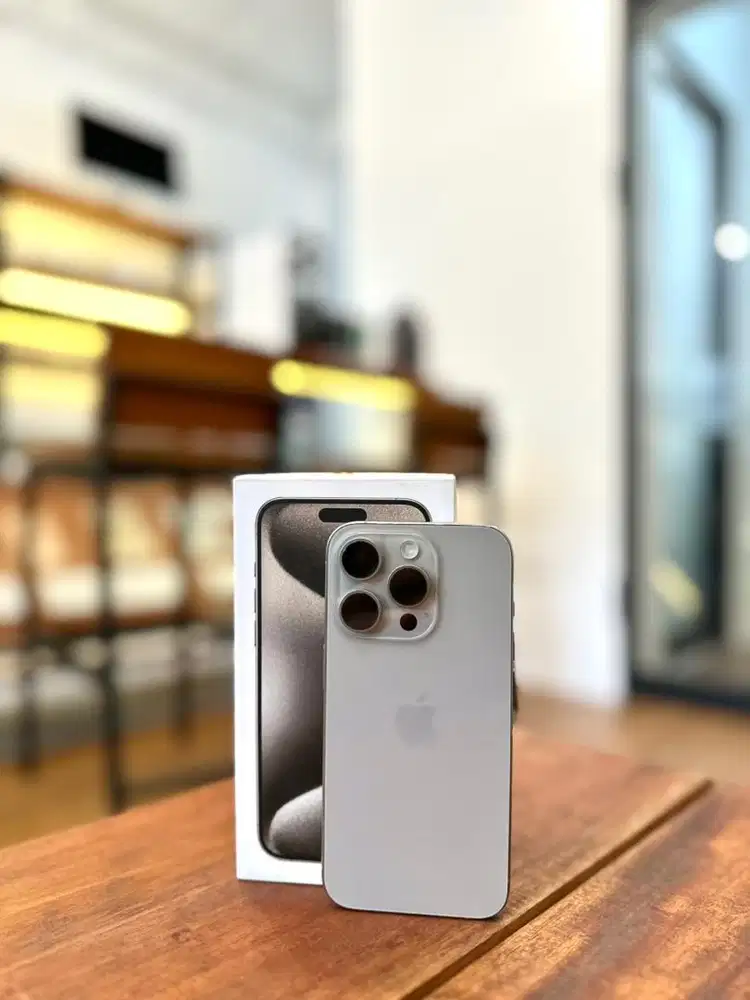 iPhone 15 Pro 256GB - Natural Titanium - Hp Apple