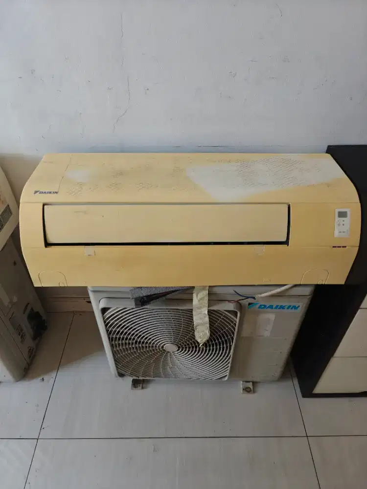 AC Daikin Malaysia 1/2pk