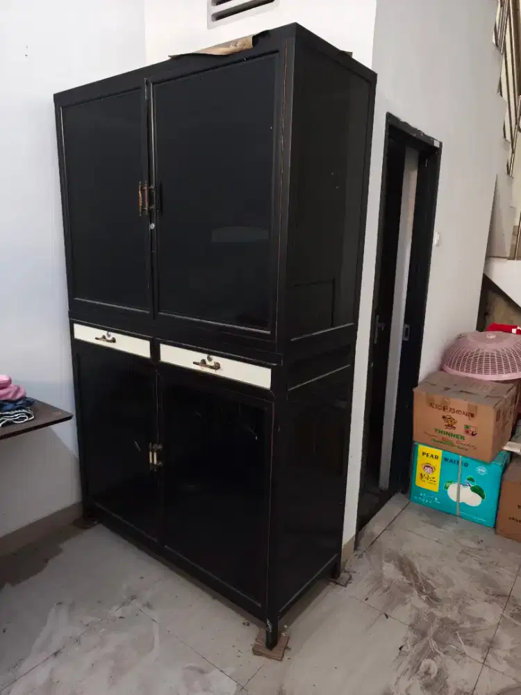 Lemari makan Aluminium mulus