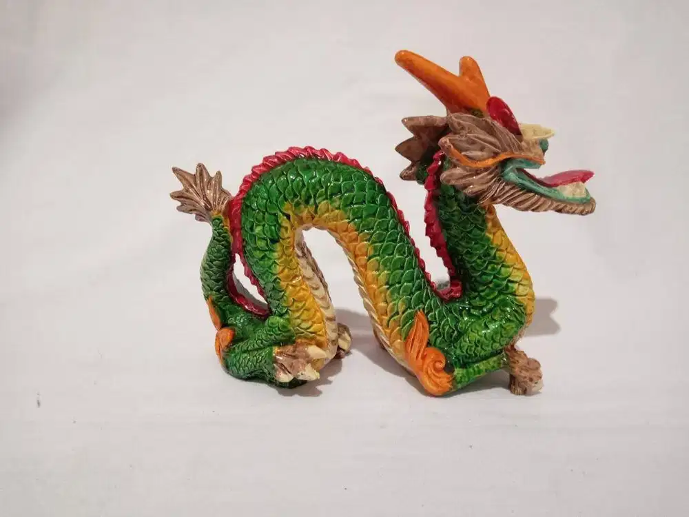 Pajangan Patung Naga Cina Dari Hongkong