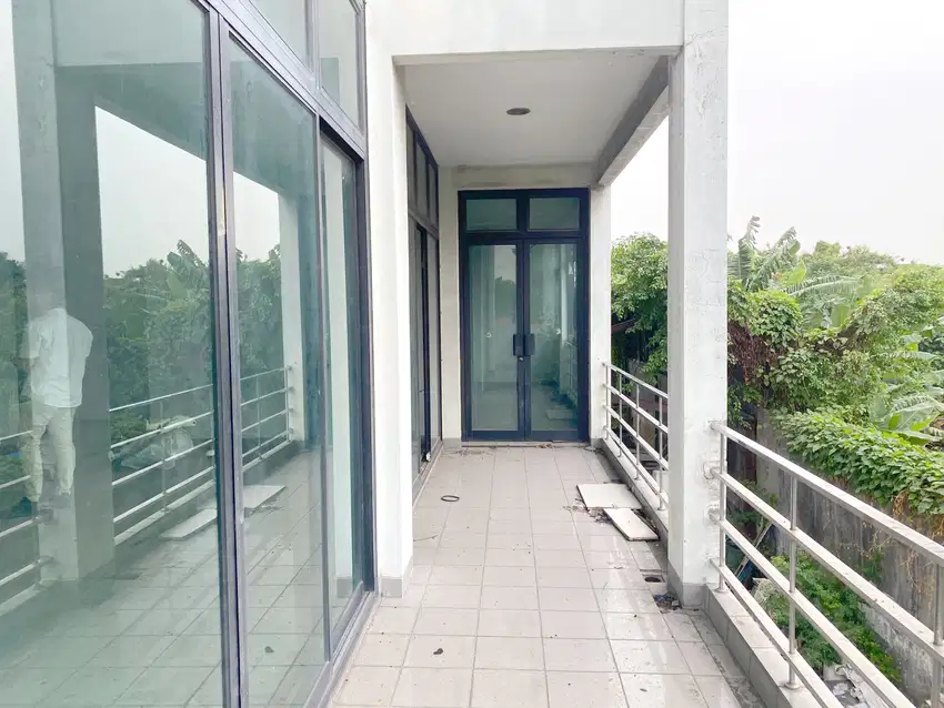 Jual Gedung Kantor ada gudang meruya jakbar