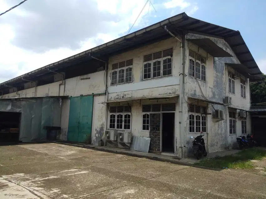 Dijual Cepat Gudang Pabrik Eks Garmen di Jl.Cilangkap, Tapos Depok