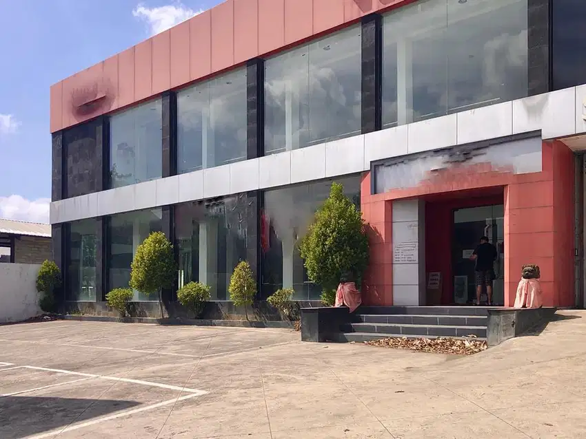 Ruko Ex Showroom Di Gatsu Barat