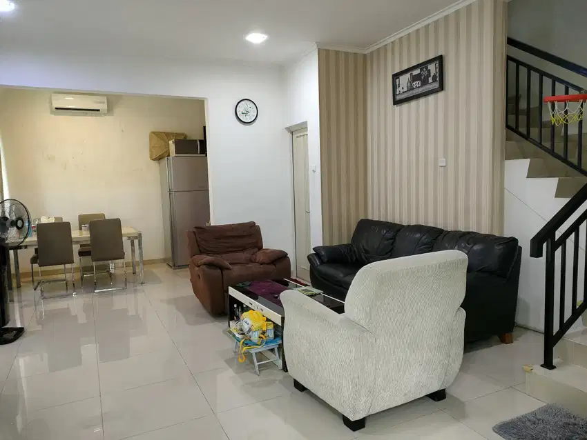 Dekat Taman   rumah di Taman Semanan Indah, luas 158