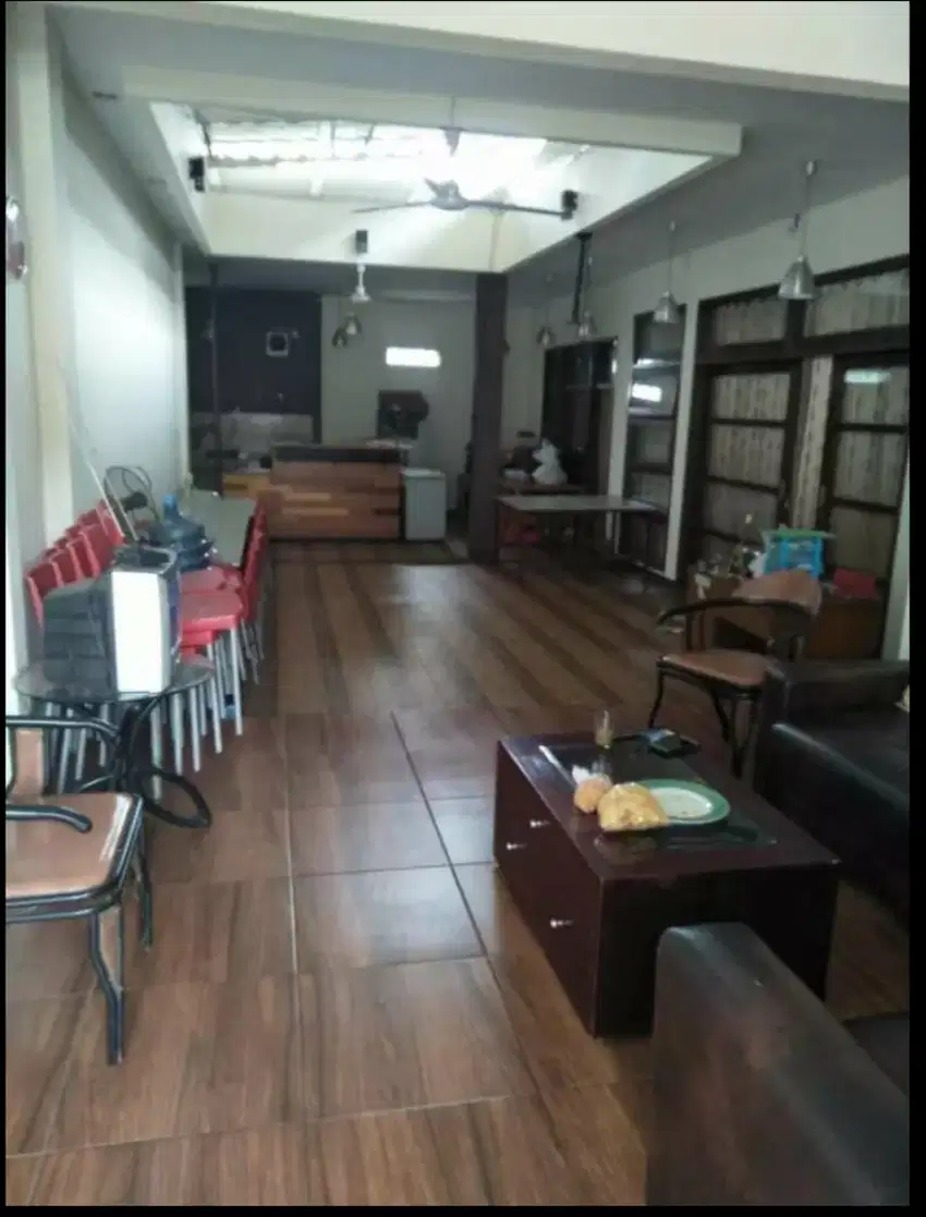 Dijual Rumah Besar di Kembar Sayap Moh.toha Dan Sriwijaya