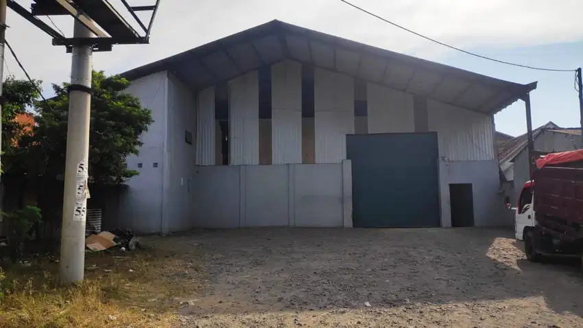 GUDANG KEDAMEAN GRESIK STRATEGIS